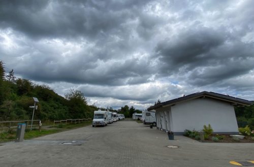 Wohnmobilpark Vulkaneifel mit Dachzelt